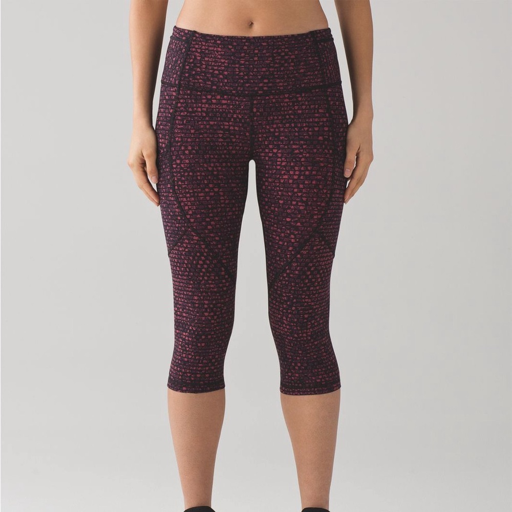 Lululemon Outrun Crop 17” Leggings Size 6 Shatter Weave Dust‎ Coral Plum Black